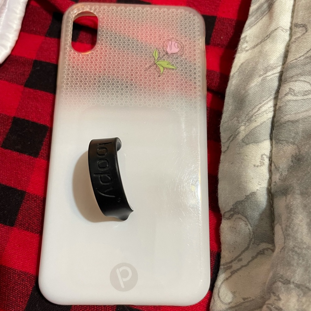 White ombré loopy case for iPhone XS Max.